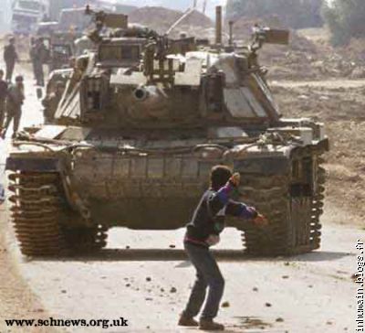 Les soldats israéliens et les Palestiniens